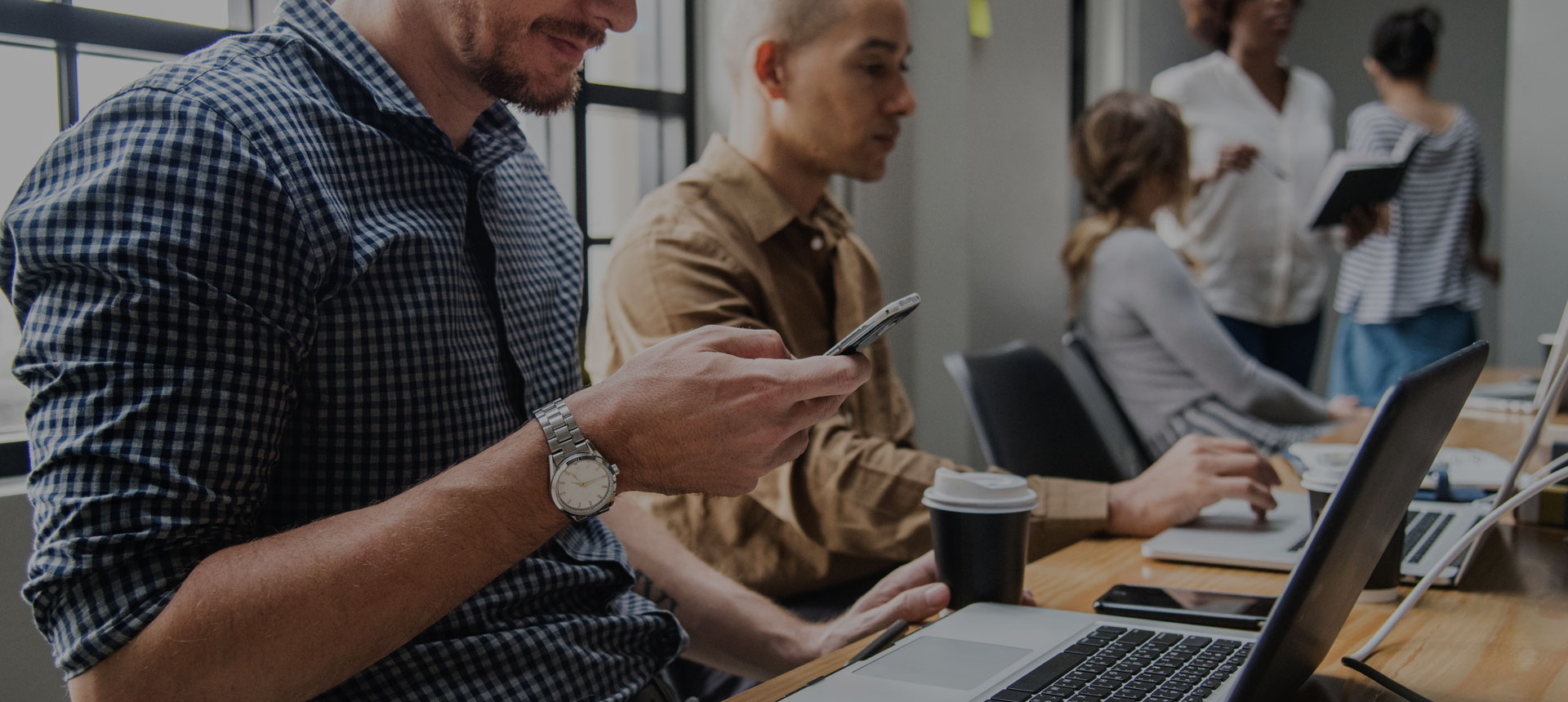 Kyntis Transformation Digitale Team Working Kyntis Marketing Digital